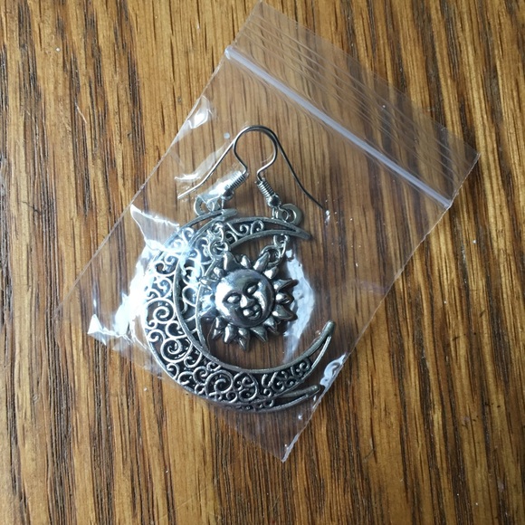 NEW BoHo Hippie Celestial sun/moon earrings - Picture 5 of 6
